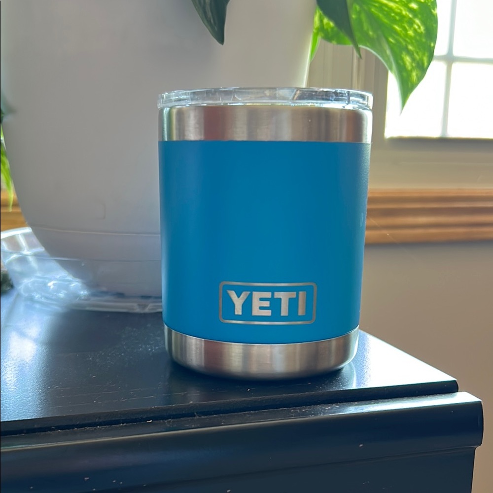 YETI Light Blue Stainless Steel Tumbler Coffee Mug